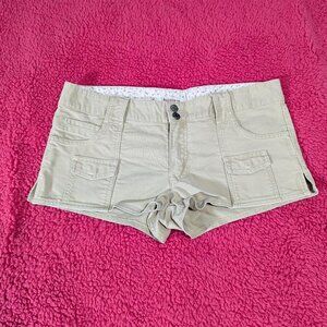 Hollister Co. tan cargo shorts